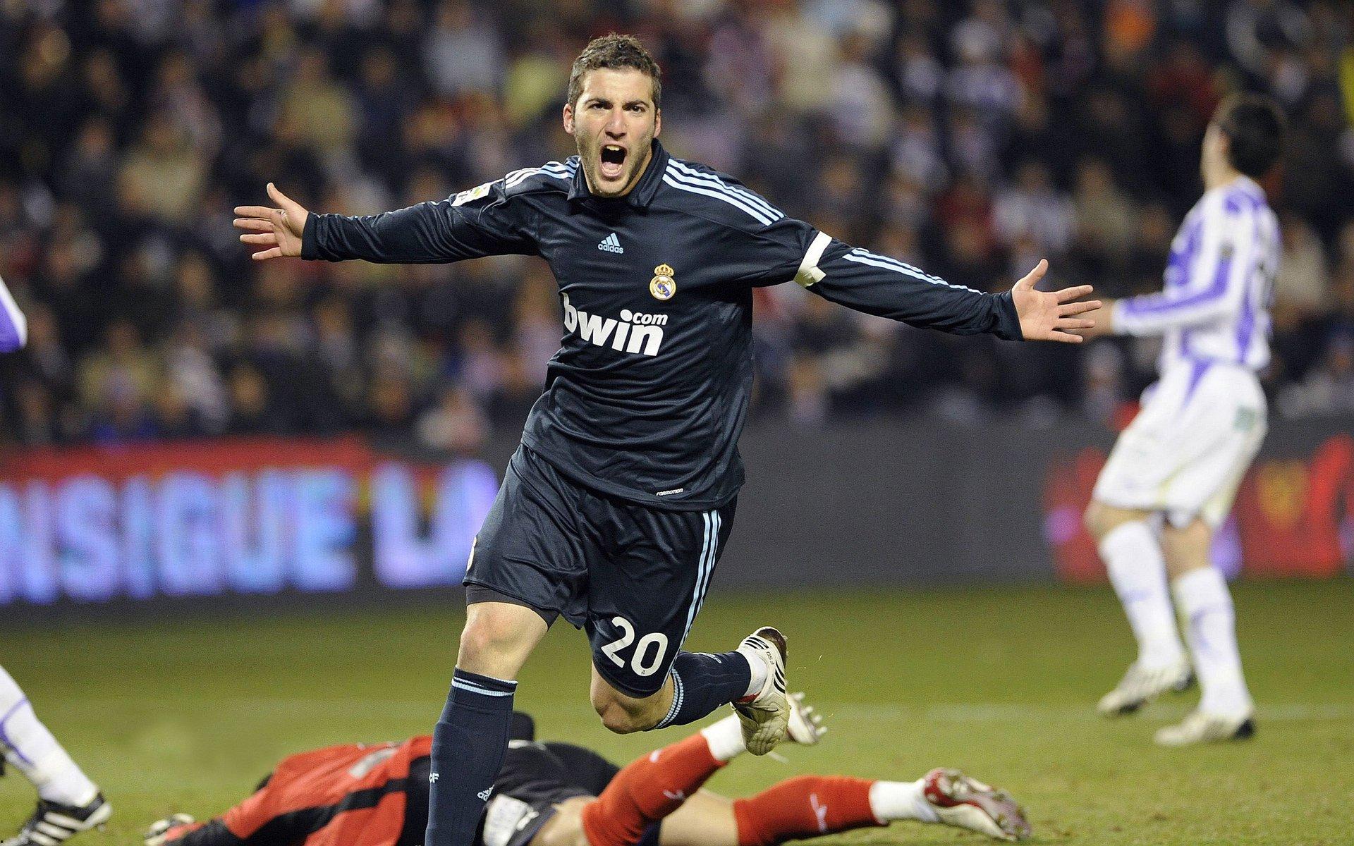 球探报告，德甲史上最快边锋，阿森纳锁定飞翼巴奥亚