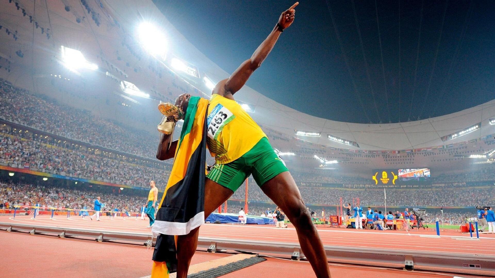 贝林厄姆被换下怒形于色引争议,英媒批其自私表现损害团队精神