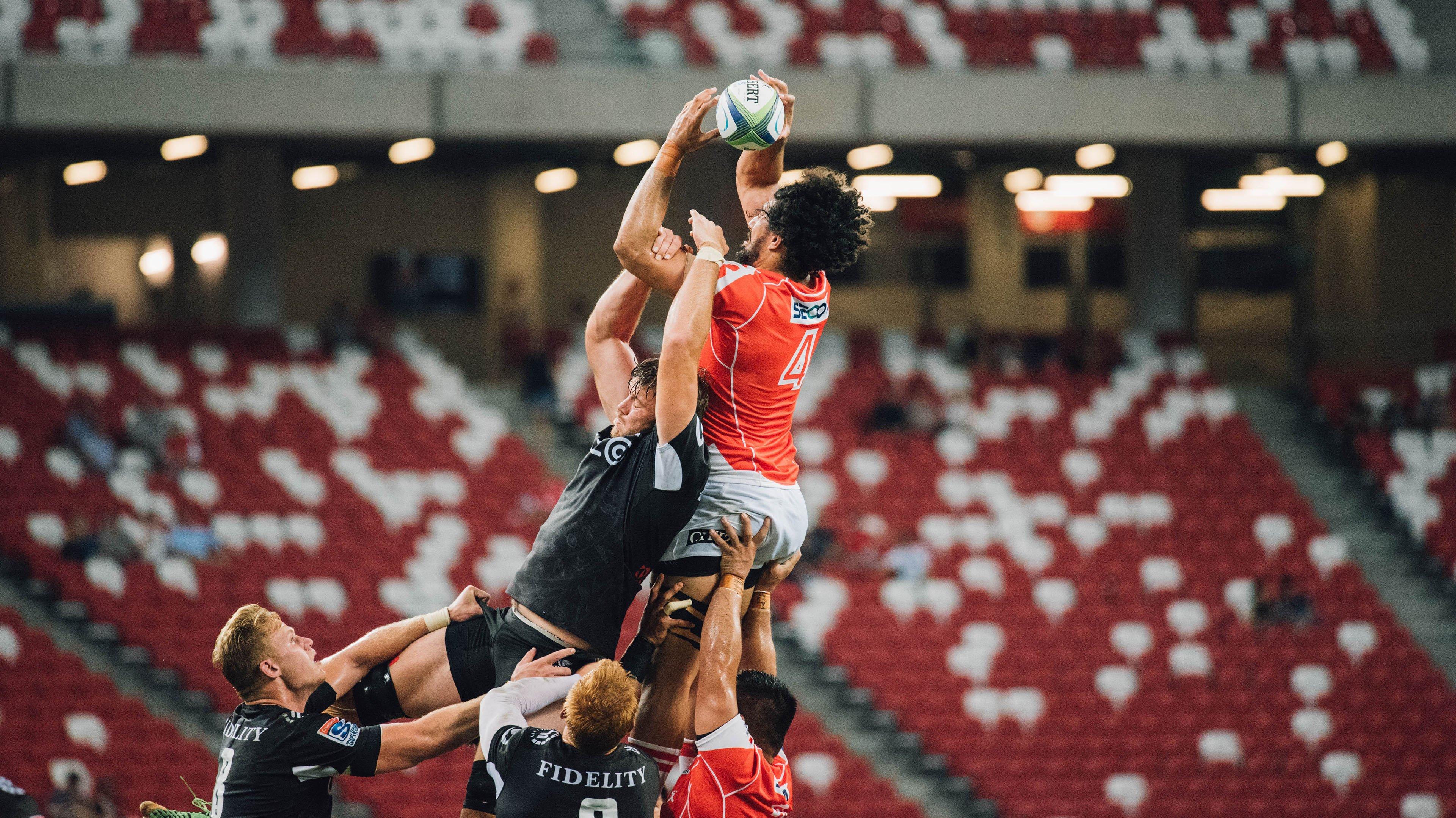 詹姆斯谈出战背靠背，今天赛前状态不错，所以我决定出战